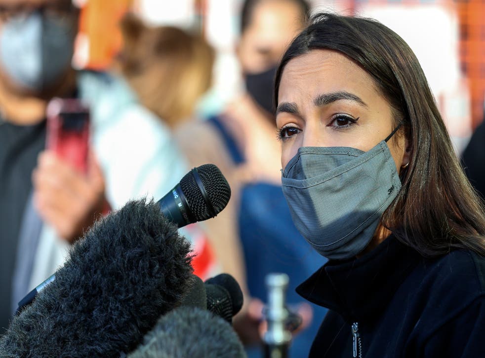 The Mo’Kelly Show – AOC Goes Big for Texas * LAUSD stuck in Neutral * Kim and Kanye Throw in Towel (LISTEN)